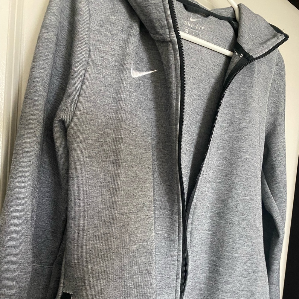 Grey Nike Running/outdoor zip-up jacket with pockets